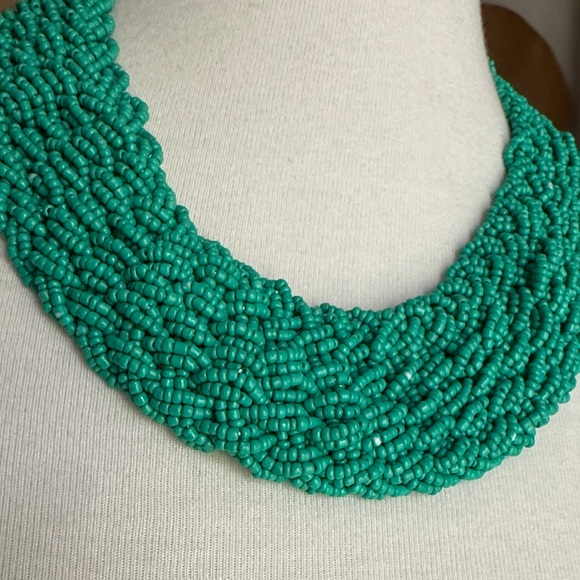 Elegant Turquoise Beaded Necklace - Picture 3 of 3